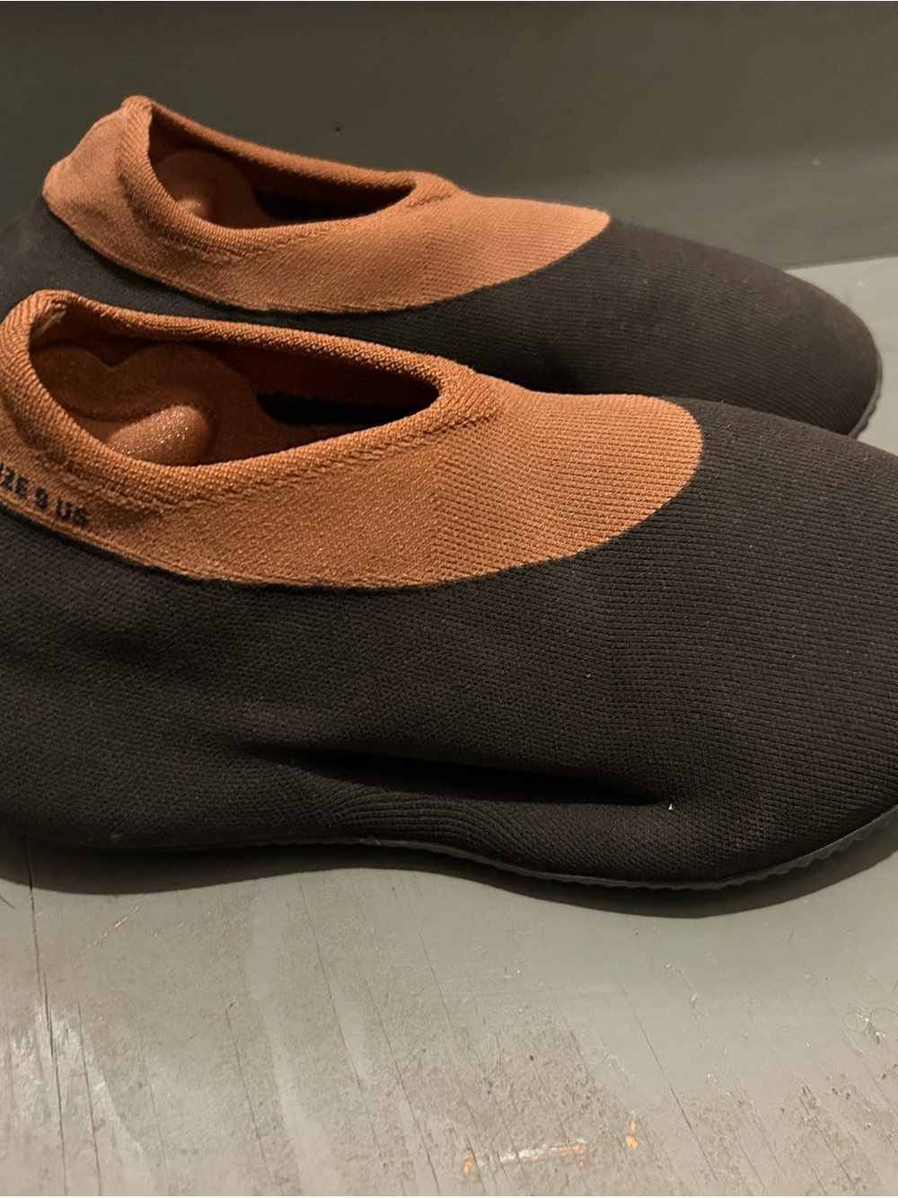 Yeezy Knit RNR Stone Carbon